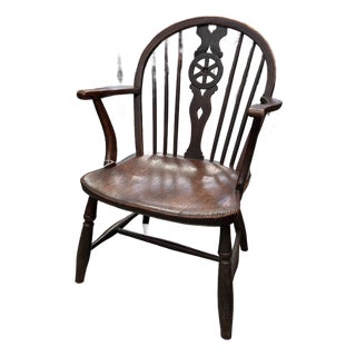 Early 19th Century Antique English Wheelback Windsor Style Fireside Chair For Sale