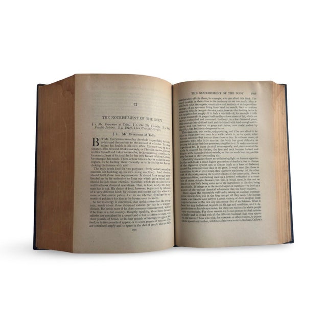 A powerful and visually striking 1930s volume, The Science of Life is one of the great collaborations of the early 20th...