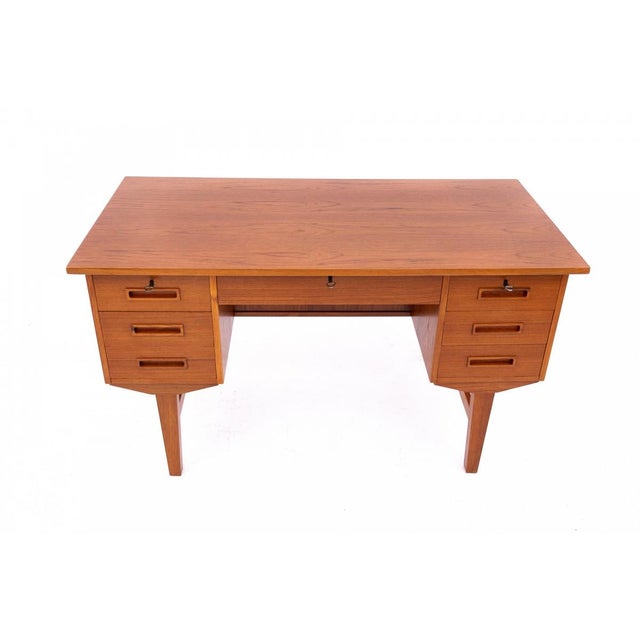 Vintage Danish Teak Desk, 1960s, in Very Good conditions. Designed 1960 to 1969