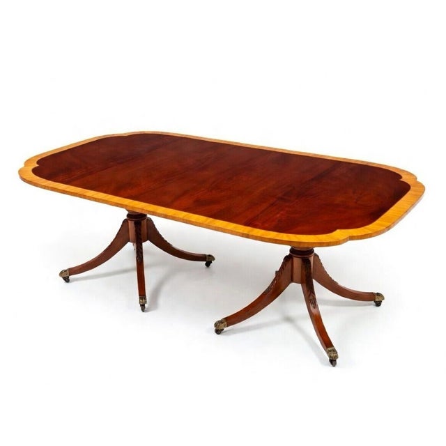 Hepplewhite Vintage Baker Charleston Collection Dining Table Mahogany and Satinwood W Double Rounded Corners For Sale - Image 3 of 9