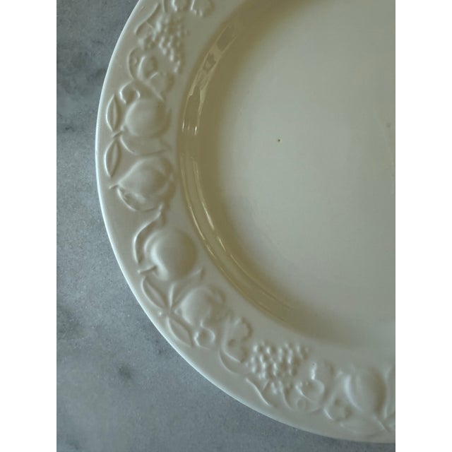 Mid 20th Century Mid 20th Century Italian Windsor Browne Dinner Plates With Embossed Fruit Rim - Set of 5 For Sale - Image 5 of 9