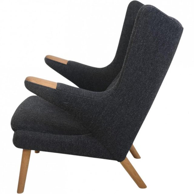 Set of Papa Bear Chair and Ottoman in Grey Hallingdal Fabric by Hans J. Wegner, 2025 For Sale - Image 11 of 18