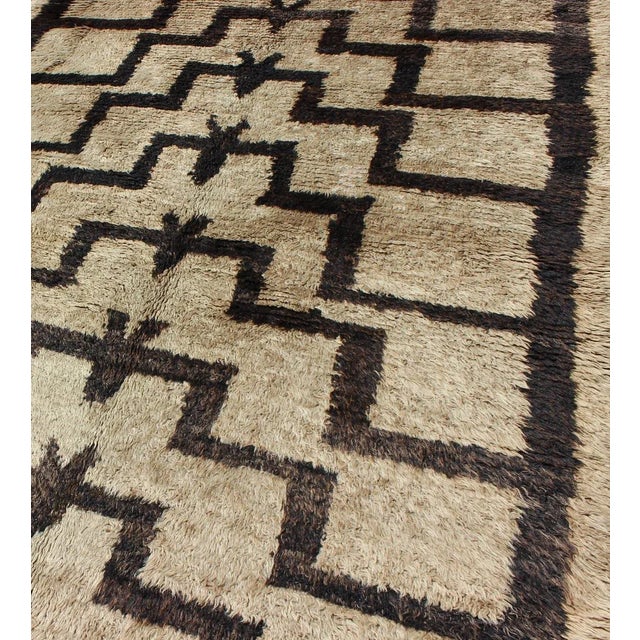 Mid 20th Century Vintage Mid-Century Turkish Tulu Rug With Connected Tribal Pattern in Brown and Cream For Sale - Image 5 of 13