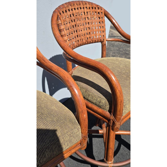1970s Pair of Vintage McGuire Bamboo Woven Leather Swivel Bar Stools Barstool For Sale - Image 5 of 15
