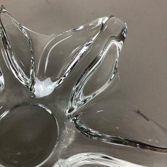 Large French Floral Crystal Glass Shell Bowl from Vannes Art, 1970s For Sale - Image 10 of 18