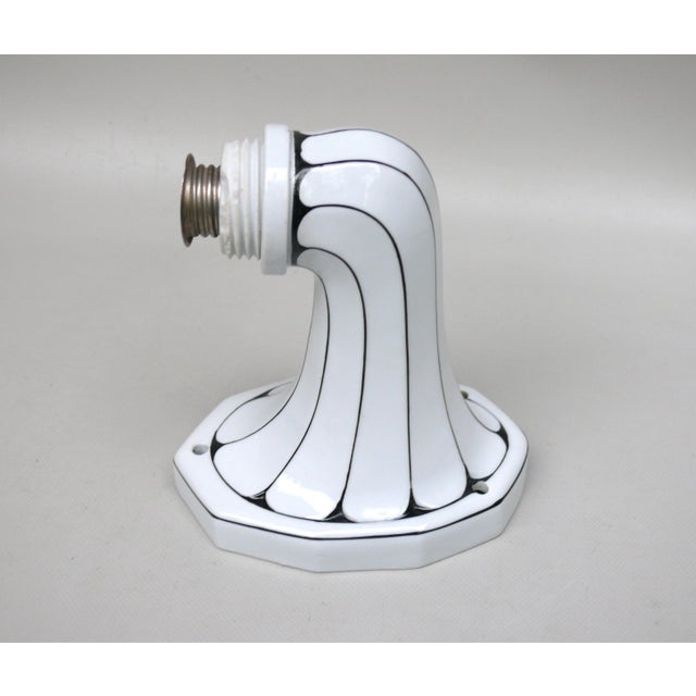 German Wall Lamp in Porcelain and White Cased Glass, 1890s For Sale - Image 10 of 18