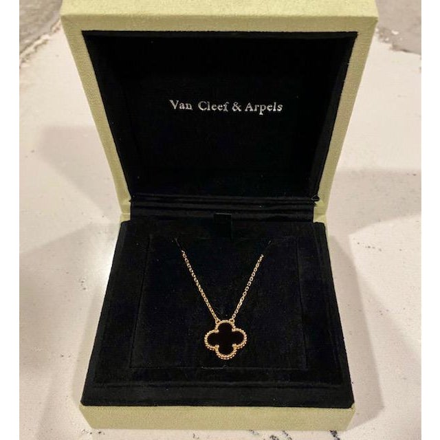 Art Nouveau Authentic Van Cleef & Arpels Vintage Alhambra Pendant For Sale - Image 3 of 8