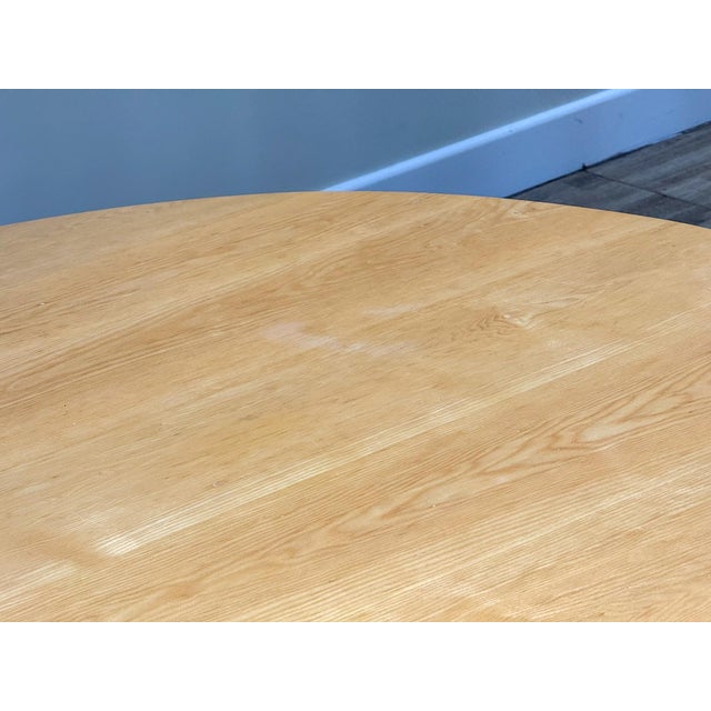 Mid-Century Circular Dining Table in Elm and Chairs in Rattan, 1960s, Set of 5 For Sale - Image 10 of 12