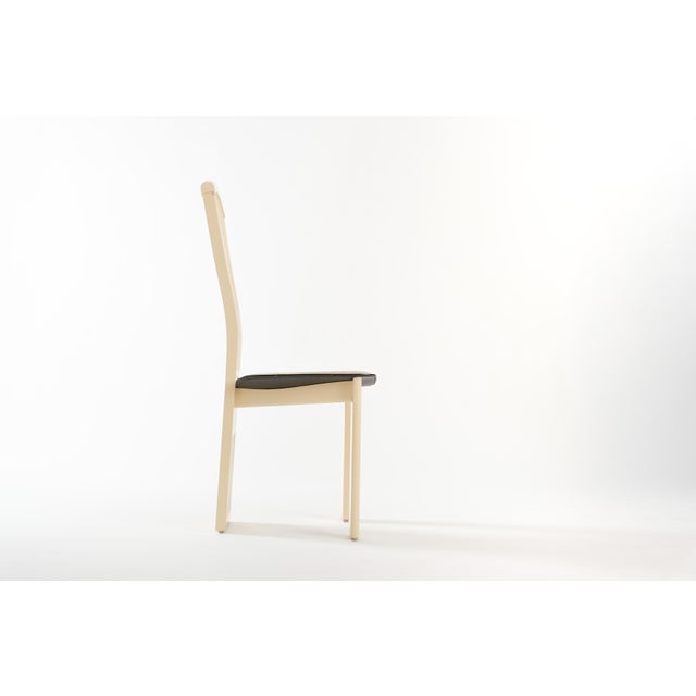 Mid-Century Modern 1980s Set of 4 White Lacquer and Leather Attributed to Pietro Costantini Italian Dining Chairs For Sale - Image 3 of 12