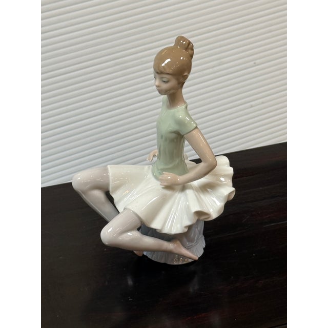 Lladro John Huerta for Lladró Laura Ballerina Porcelain Figurine, Signed For Sale - Image 4 of 12