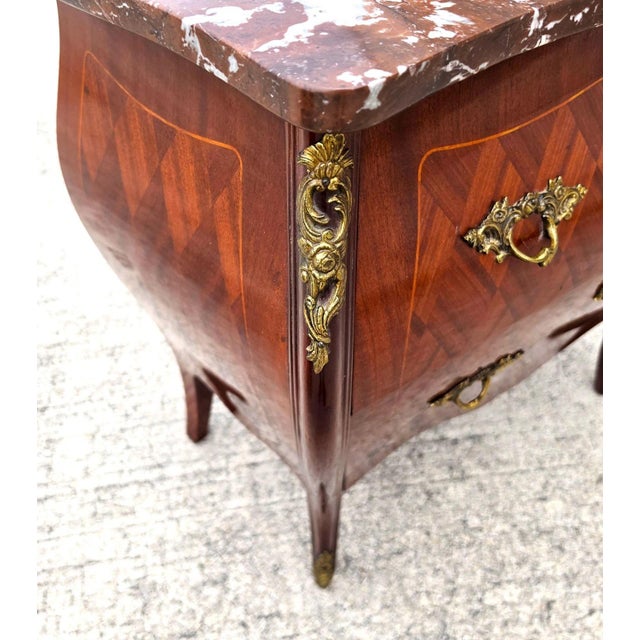 Pair of French Louis XV Style Bombe Commodes Bedside Tables Nightstands For Sale - Image 10 of 16