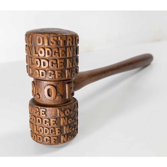 We are selling this great American folk art carved Walnut wood gavel. This Gavel from an Odd Fellows lodge group meeting...