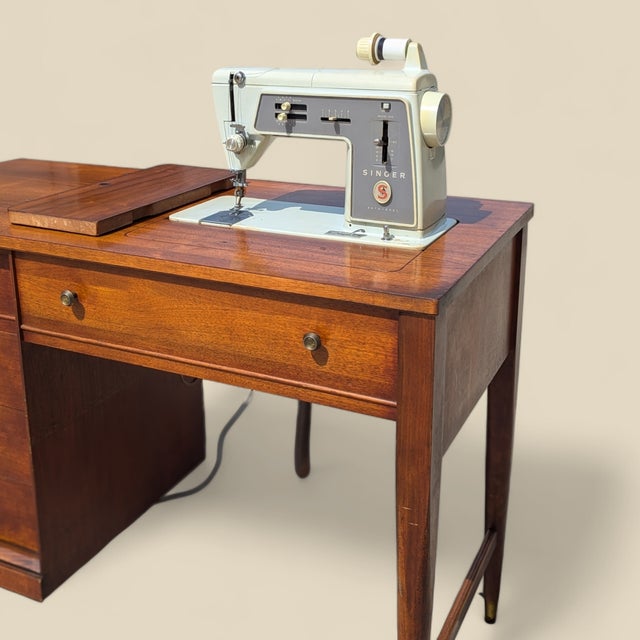 1966 Singer Slant-O-Matic 600 Sewing Machine in Mid-Century Wood Cabinet For Sale - Image 14 of 18