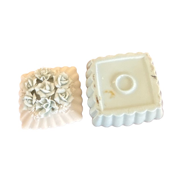 Vintage Blue and White Porcelain Rose Trinket Box Spaghetti Detail For Sale - Image 4 of 5