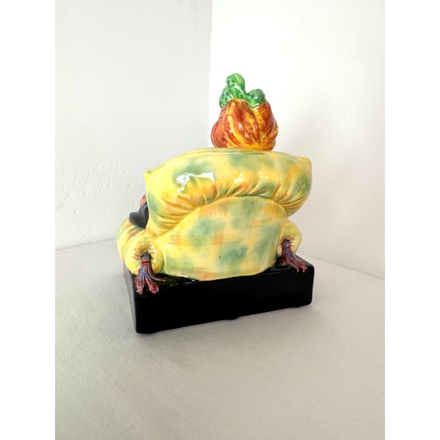 Royal Doulton Vintage Royal Doulton Figurine ~ "Abdullah" ~ Hn 2104 For Sale - Image 4 of 12