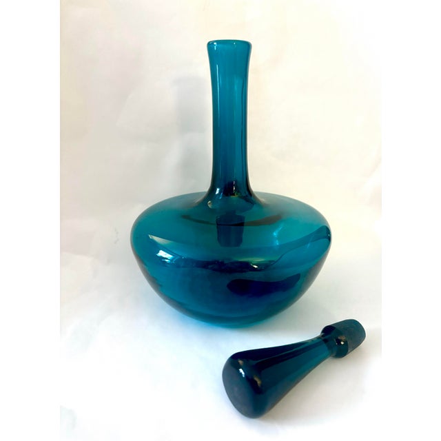 Glass 1966 Mid-Century Modern Joel Philip Myers for Blenko 6615l Peacock Glass Decanter With Stopper For Sale - Image 7 of 11