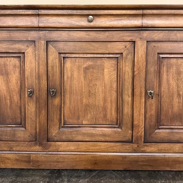 19th Century French Louis Philippe Period Walnut Buffet ~ Enfilade ~ Credenza For Sale - Image 16 of 18