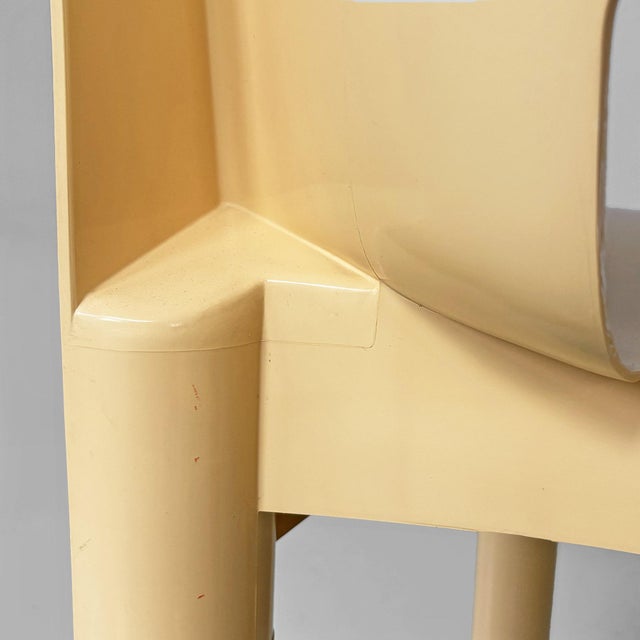 Italian Space Age Cream Chairs by Joe Colombo for Kartell, 1970s, Set of 2 For Sale - Image 9 of 18
