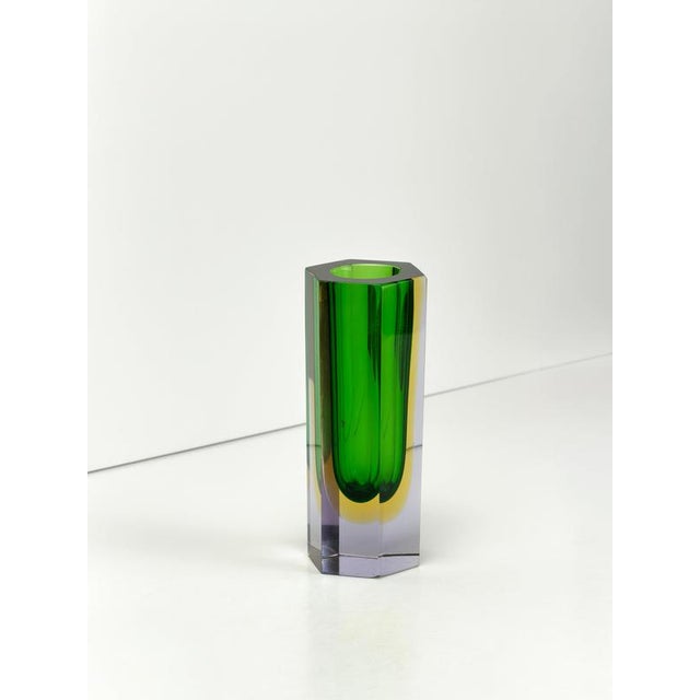 1960s Murano Glass Sommerso Hexagonal Vase in Green, Yellow and Lilac, 1960s For Sale - Image 5 of 10