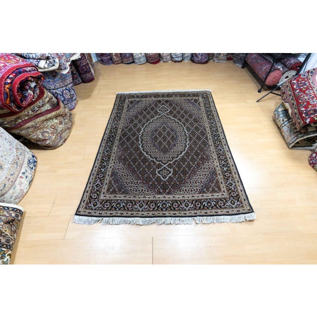 Middle Eastern Hand-Knotted Rug with Tabriz Medallion Mahi Fish Pattern For Sale - Image 4 of 14