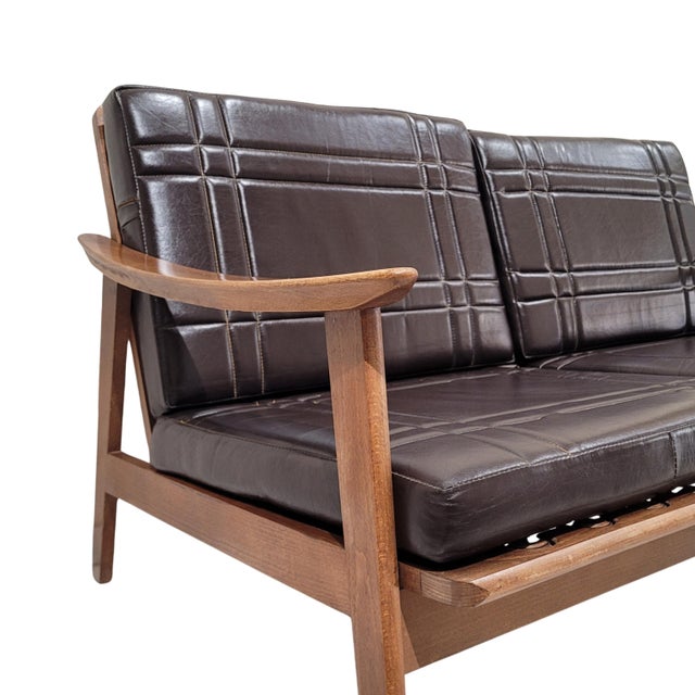 Mid-century Scandinavian sofa, Beech wood and leather upholstery, 1970s - Scandinavian Countries Exquisite three-seater...