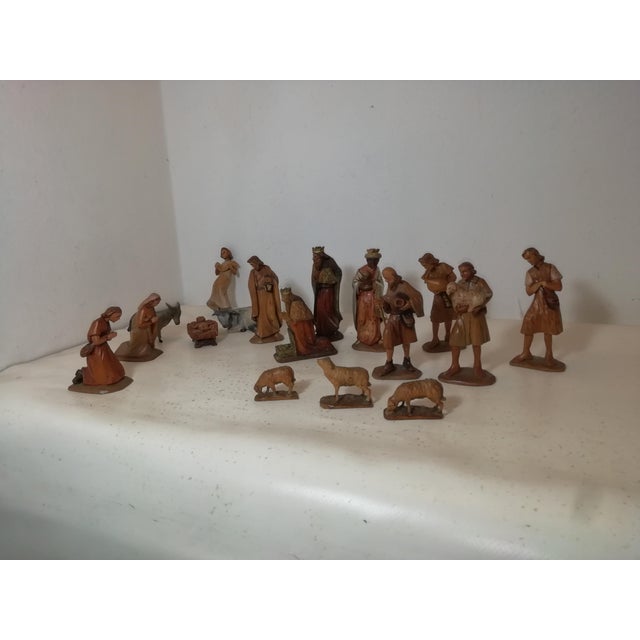 Mid-Century Modern Wooden Nativity Scene by Karl Kuolt for Anri Val Gardena, Italy, 1950s, Set of 17, Set of 17 For Sale - Image 3 of 18