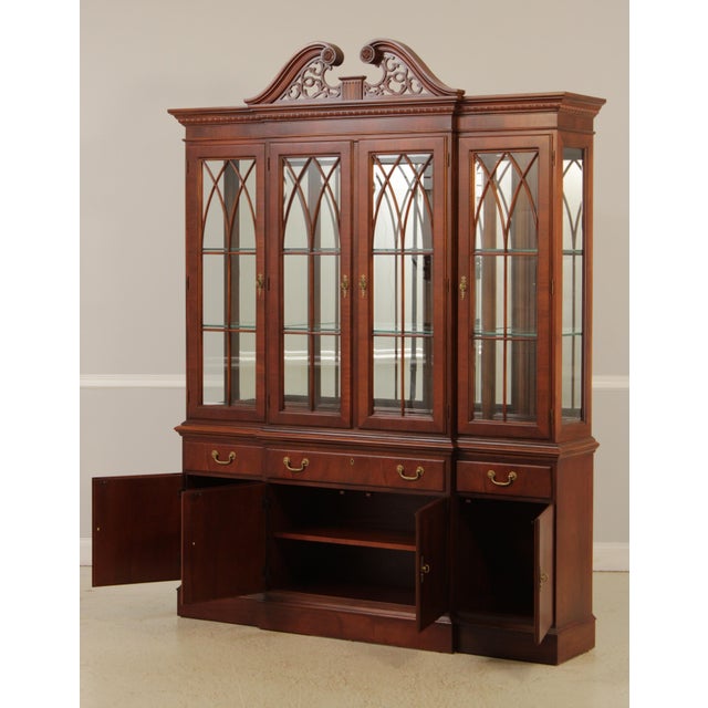 1990s Ethan Allen 18th Century Mahogany Collection Breakfront For Sale - Image 5 of 18