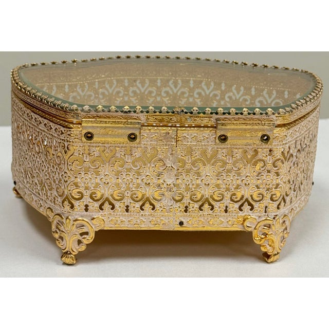 Mid 20th Century Detailed Brass Jewelry Casket* For Sale In Kansas City - Image 6 of 6