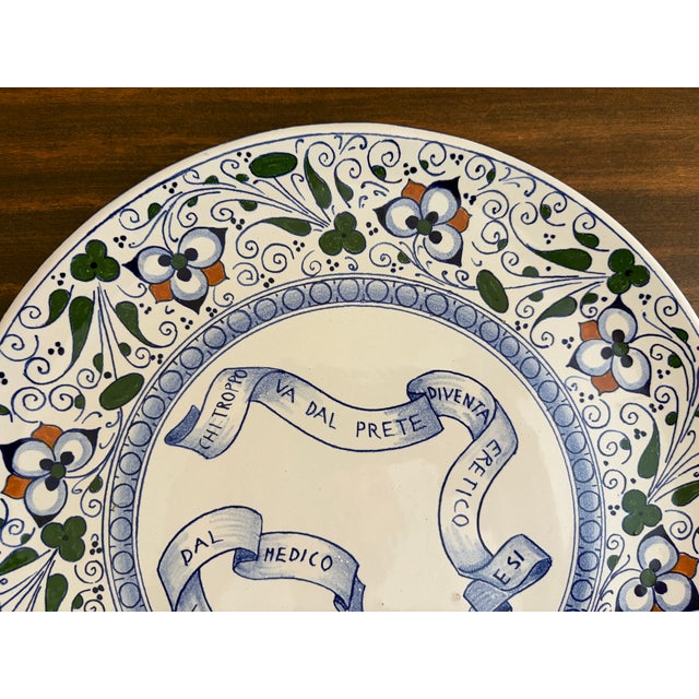 Deruta Vintage Italian Faenza Hand-Painted Majolica Floral Wall Plate For Sale - Image 4 of 9