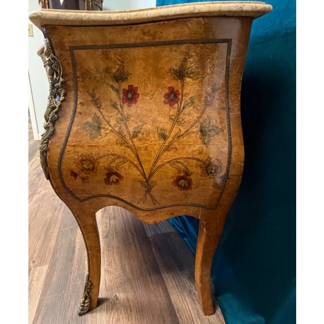 Late 19th Century Louis XV–Style Floral-Painted Burl Bombe Commode For Sale - Image 5 of 7