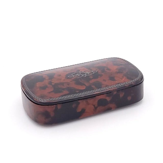 Paper Faux Tortoise Snuff Box With Silver Inlay, 19th Century England For Sale - Image 7 of 7