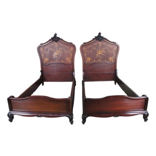 Exquisite Pair of Rj Horner Attributed French Rococo Mahogany Marquetry Inlaid Twin Beds For Sale