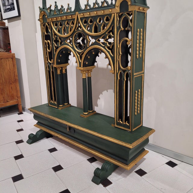 Gold 20th Century Neo-Gothic Oratory Altar, Spain, 1890s For Sale - Image 8 of 18
