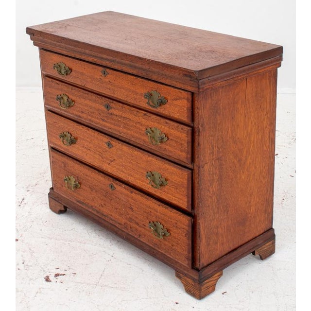 American American Oak Chest of Drawers For Sale - Image 3 of 7