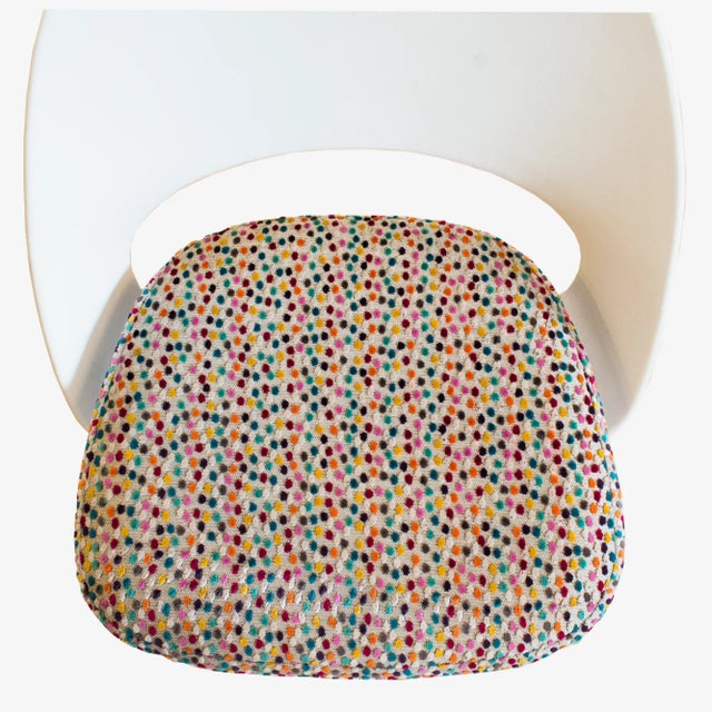 Metal Knoll Armless Saarinen Plastic-Back Side Chair in MultiColor Dots For Sale - Image 7 of 9
