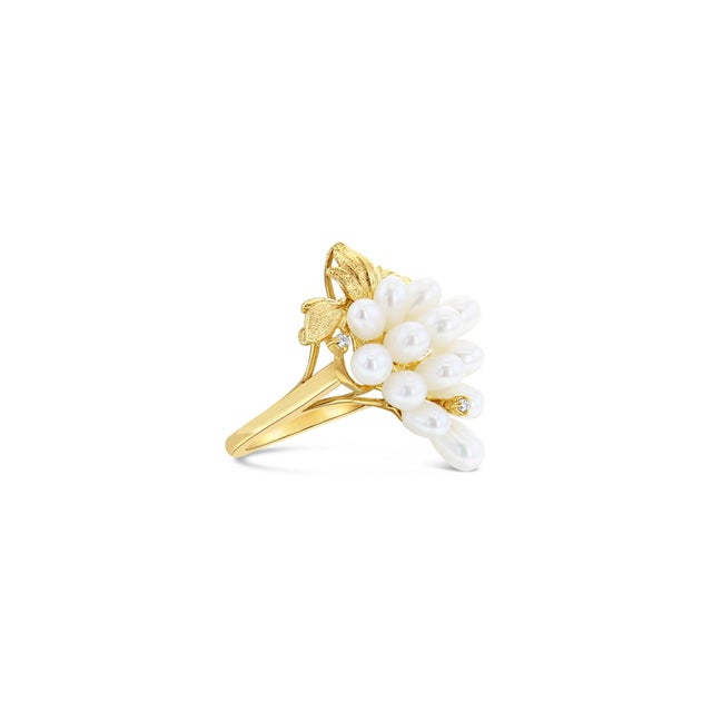 Contemporary Freshwater Pearl Grape Cluster Cocktail Ring with Small Diamonds 14k Yellow Gold, Size 7.5 For Sale - Image 3 of 4