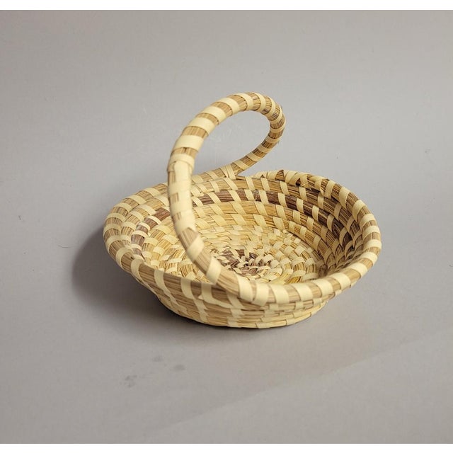 Handwoven Gullah Sweetgrass Basket With Twist Handle – Charleston, Sc For Sale - Image 4 of 7