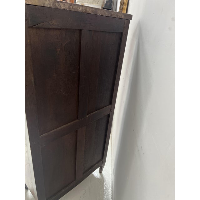 20th Century Transition Chest of Drawers in Elm and Amaranth Veneer For Sale - Image 16 of 17