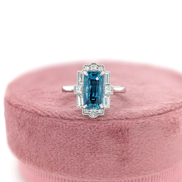 Modern 4.7ct Blue Zircon Ring with Earth Mined Diamonds in Solid 14k White Gold Emerald Cut Size 6.75 For Sale - Image 3 of 8