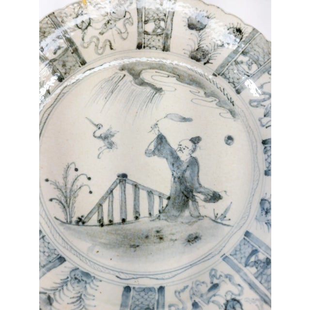 Late 20th Century 20th Century Chinese Pair of Decorative Chinoiserie Blue and White Plates For Sale - Image 5 of 11