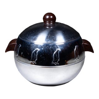 Mid-Century Penguin Ice Bucket With Bakelite Handles c.1960 For Sale