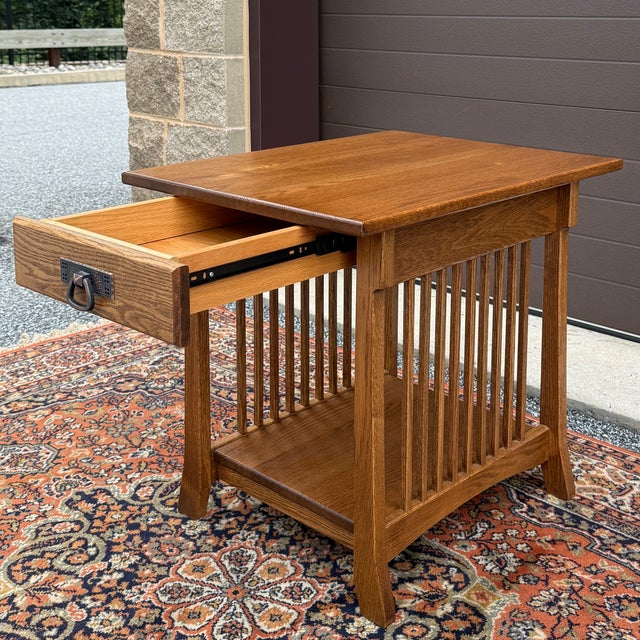 2000 - 2009 Vintage Country Classics Collection Amish Made Mission Oak 1 Drawer Side Table For Sale - Image 5 of 12