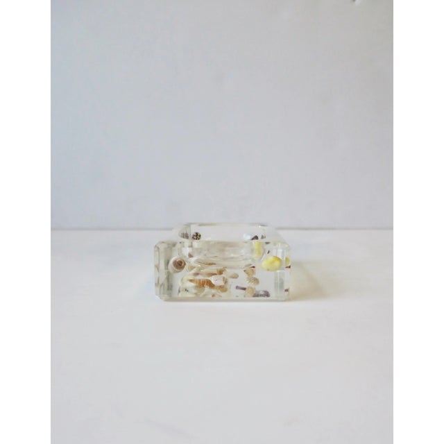 Seashell and Acrylic Soap Dish For Sale In New York - Image 6 of 13