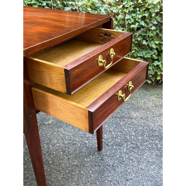Henkel Harris Drop Leaf Pembroke Side Table For Sale In New York - Image 6 of 9