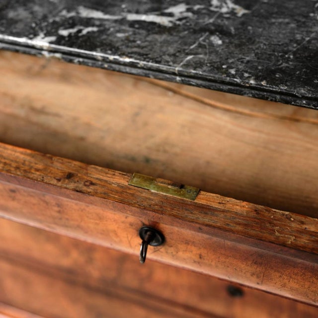 19th Century French Louis Philippe Walnut Chest With Marble Top (A) For Sale In Birmingham - Image 6 of 11