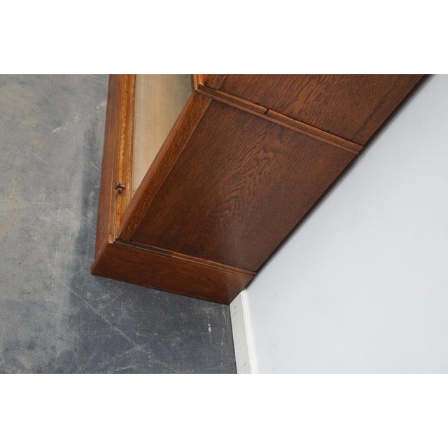 German Oak Bookcase with Folding Doors in style of Globe Wernicke, 1900s For Sale - Image 11 of 18