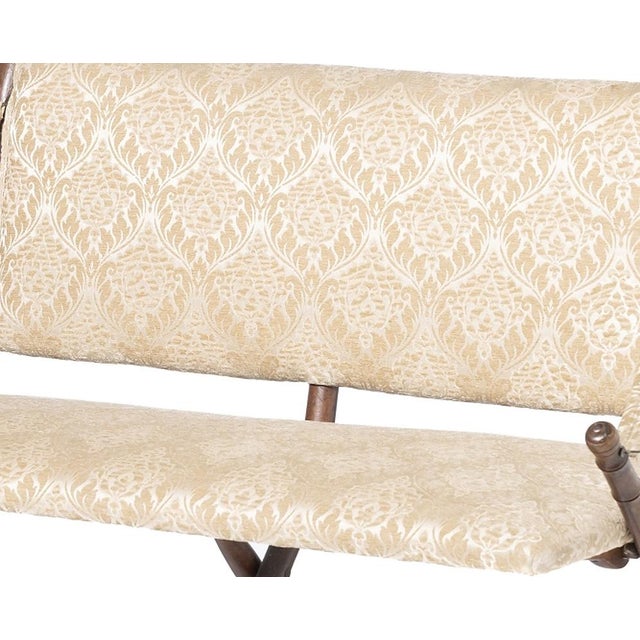 Sofa - 19th Century. Portuguese, 19th century; made of mahogany wood. Upholstered seat and back. Dimensions: 89x130x70 cm.