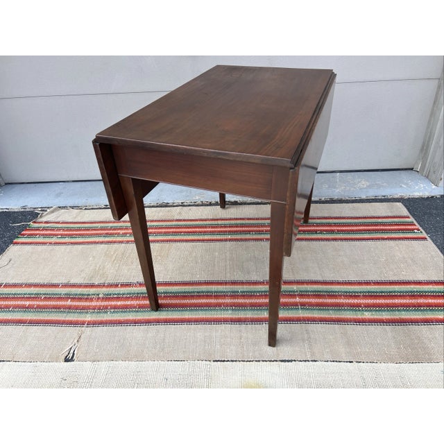 Antique Mahogany Federal Hepplewhite Drop-Leaf Pembroke Table, Pennsylvania 1800 For Sale - Image 4 of 12