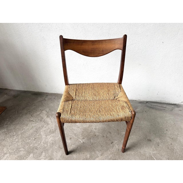 GS60 Chair in Exotic Wood and Straw attributed to Arne Wahl Iversen, 1960s For Sale - Image 4 of 16
