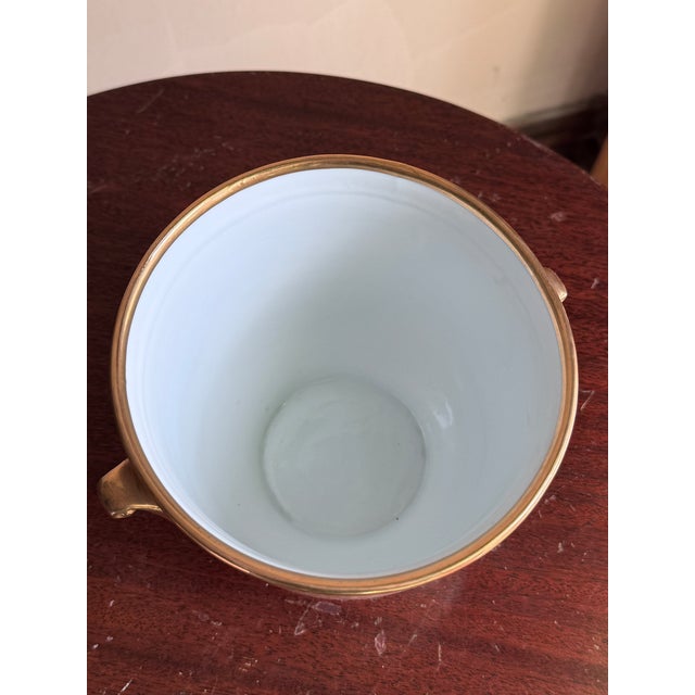 1980s Fitz & Floyd Versailles Shell Peach Cachepot With Gold Trim and Handles For Sale - Image 5 of 8